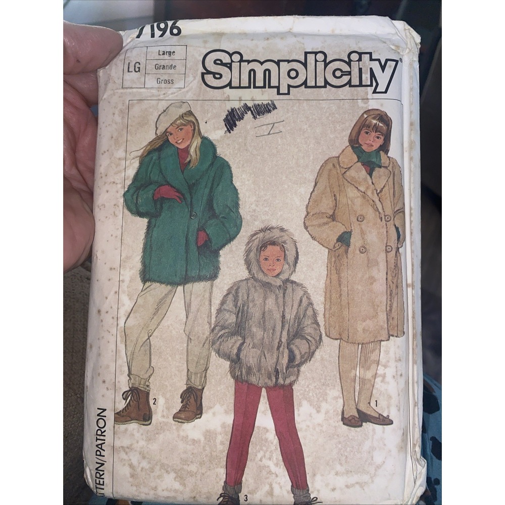 Vintage 1985 Simplicity Girls Coat Sewing Pattern 7196 Size Large (12-14) Uncut